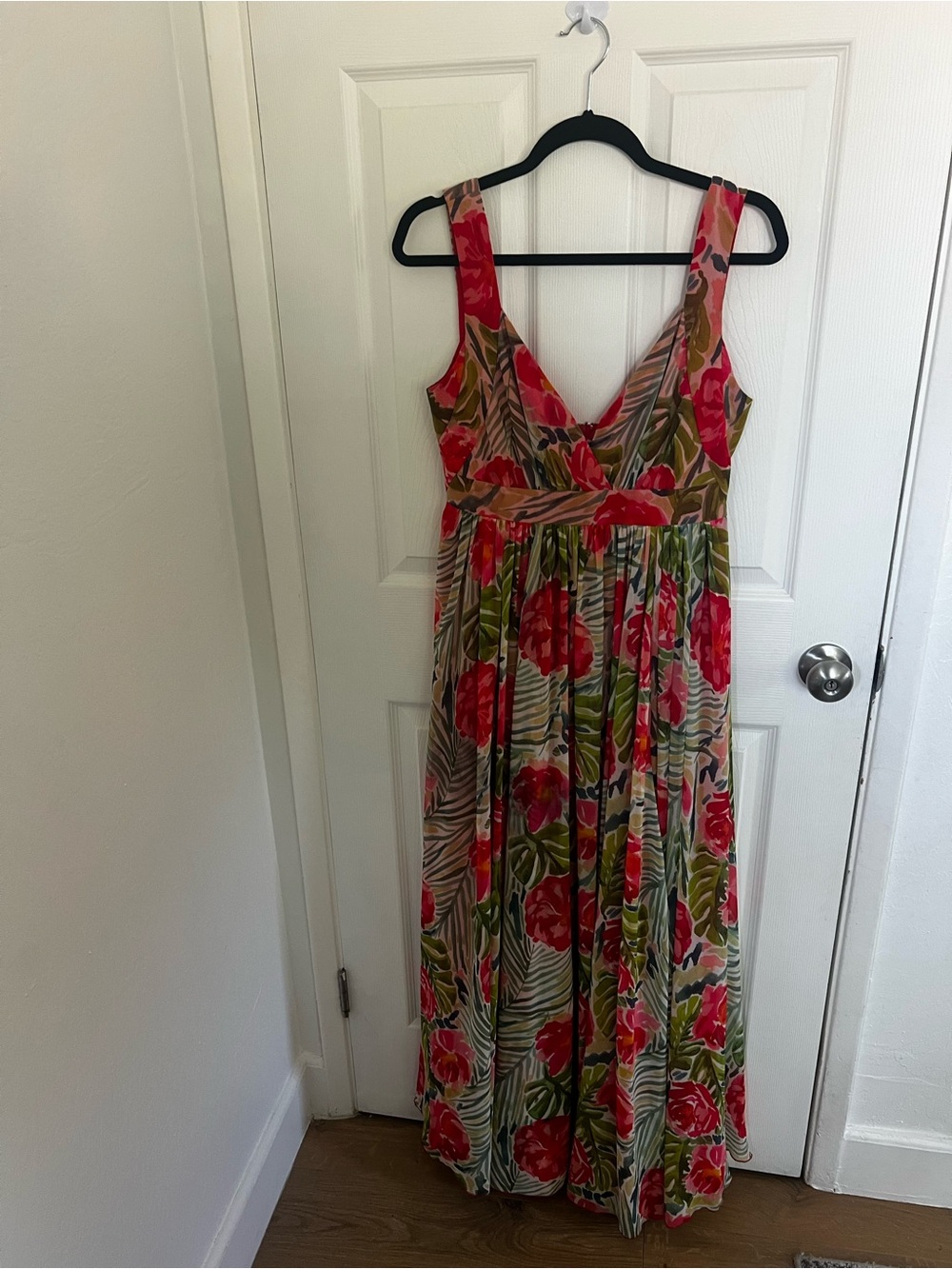 Badgley Mischka Floral V-Neck Maxi Dress in‎ Red and Green
